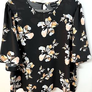 Who What Wear Black and Floral Top, Size XXL